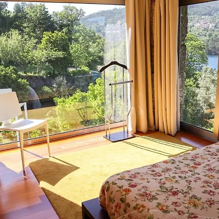 Hébergement de vacances Eira House - Quinta De Fundevila *