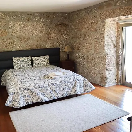 Eira House - Quinta De Fundevila Tatil Evi