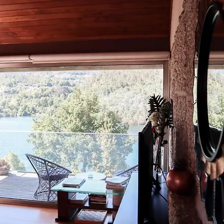 Eira House - Quinta De Fundevila Hébergement de vacances *