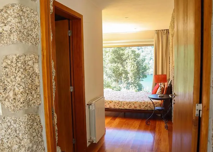 Eira House - Quinta De Fundevila 비에이라도미노