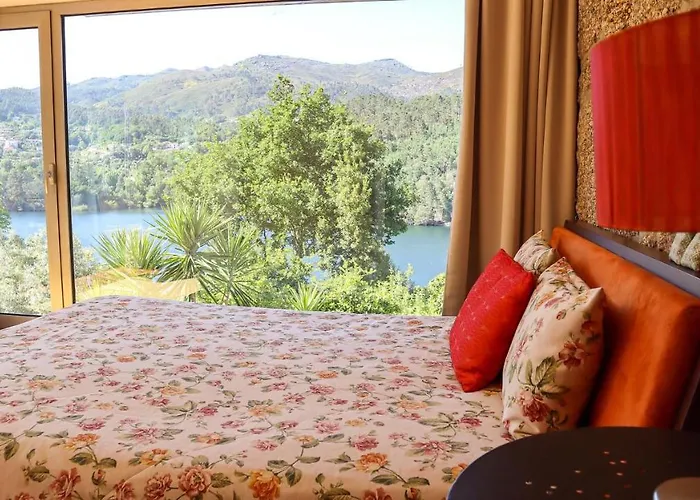 Eira House - Quinta De Fundevila 비에이라도미노