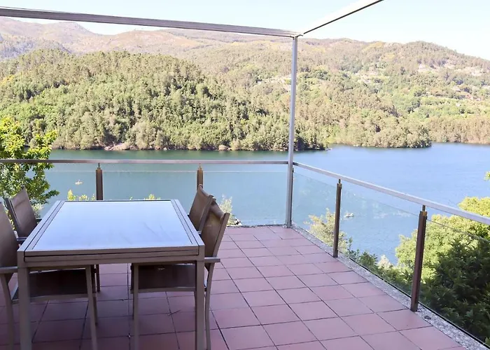 Eira House - Quinta De Fundevila 펜션 비에이라도미노