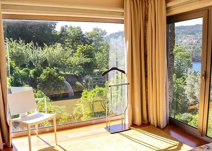 Eira House - Quinta De Fundevila * 비에이라도미노