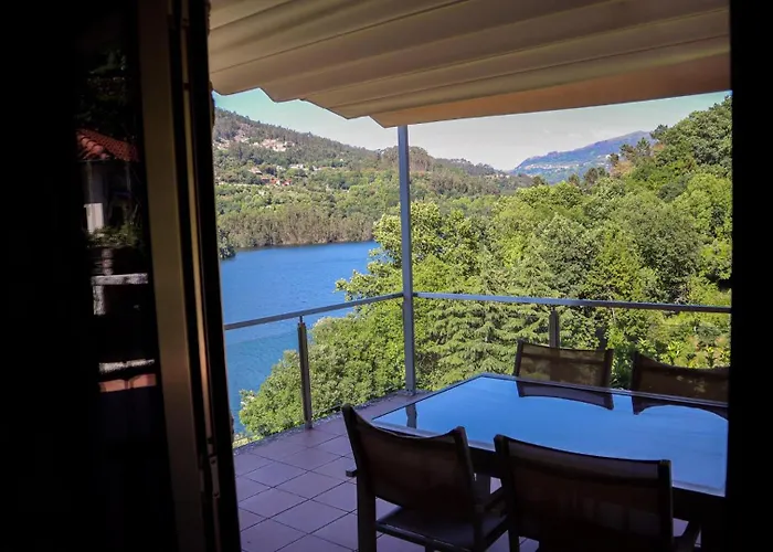 Eira House - Quinta De Fundevila 비에이라도미노