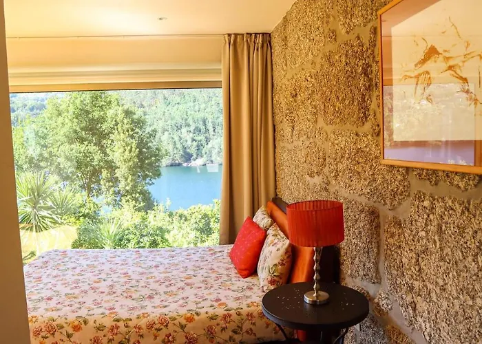 Eira House - Quinta De Fundevila 펜션 비에이라도미노