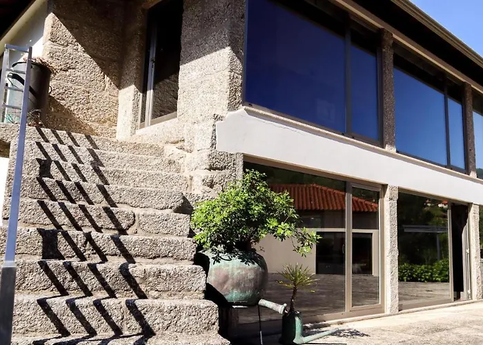 Eira House - Quinta De Fundevila 펜션 *