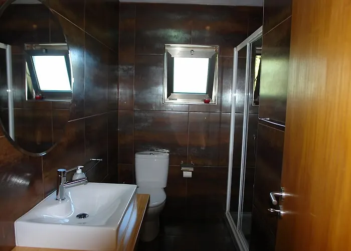 Eira House - Quinta De Fundevila 펜션 *