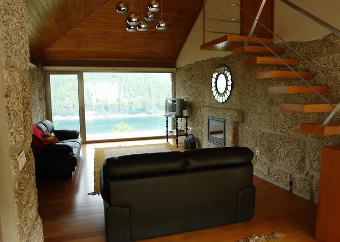 Eira House - Quinta De Fundevila 펜션